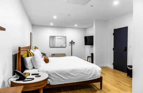 Bangor Apartment | King Bed, Historic Hotel, Bangor, Room # 101