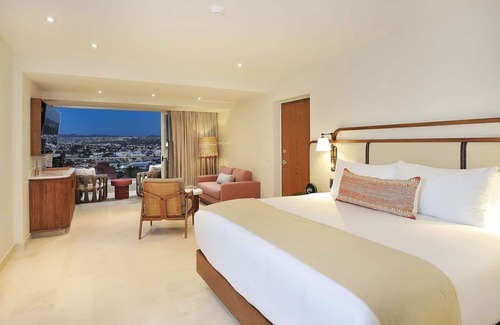 Marina Hotel | King Bed | Hot Tub on Balcony | Sunset/Marina View | Medano Beach Cabo San Lucas