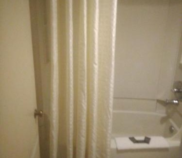 Livingston Apartment | King Bed Hotel Studio 111
