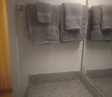 Livingston Apartment | King Bed Hotel Studio 231