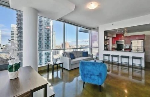 Victoria Park Apartment | King Bed | Mins to Saddledome | AC | UG Parking