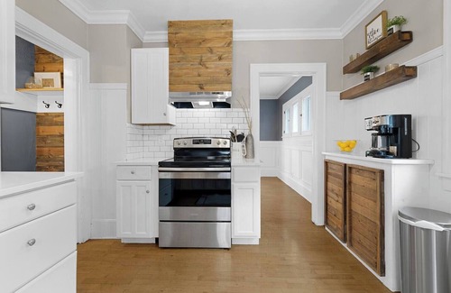 Appleton House | King Bed, Quiet Area, Central Location