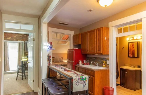 Butchertown House | King Bed|Sleeps 10|Parking | Great Location Loft!