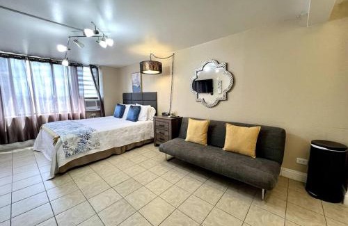 Waikiki Apartment | KING BED, Spacious, Legal, VIEW