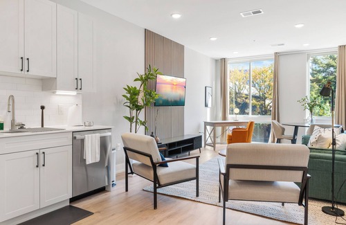 Fishtown Apartment | King Bed - Stunning Pier Views - Near Fishtown