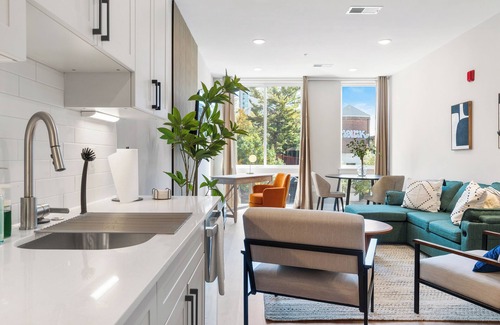 Fishtown Apartment | King Bed - Stunning Pier Views - Near Fishtown