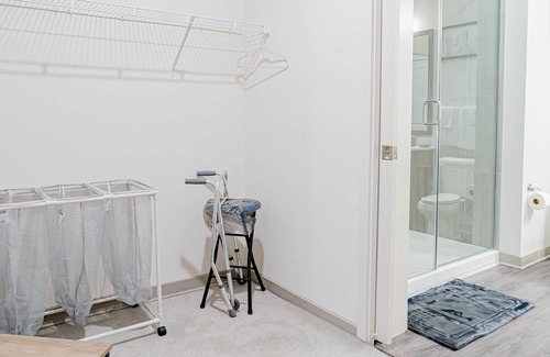 Summerhill Apartment | King Bed Suite w/ Pool 7+ amenities