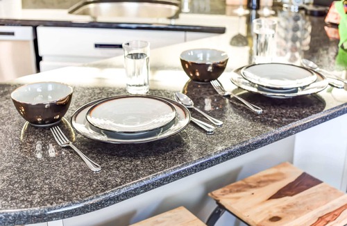Old Town Alexandria House | KING BED | TWO FREE Parking! Brick Carriage House
