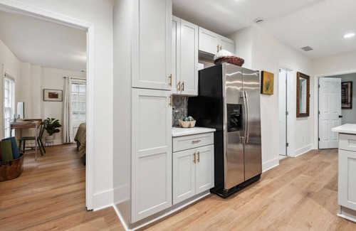 Virginia Highland House | King Bed | Walkable to Piedmont Park | Terrace