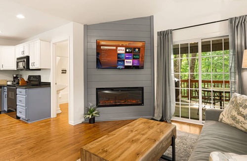 Asheville House | King Beds | FirePlace | HotTub | EVCharger | Grill