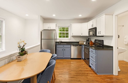 Asheville House | King Beds | FirePlace | HotTub | EVCharger | Grill