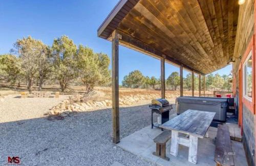 Zion National Park East Entrance House | King Beds for All Next to Zion
