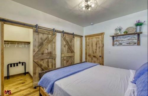 Zion National Park East Entrance House | King Beds for All Next to Zion