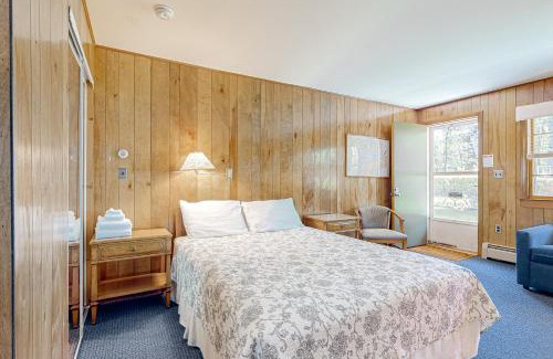 Alton Bay Hotel | King Birch Lake Homes