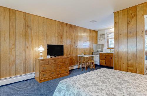 Alton Bay Hotel | King Birch Lake Homes