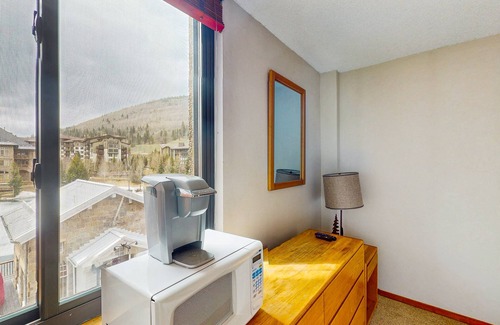 Copper Mountain Village Apartment | King Center Village lock-off w/shared hot tub, on rec trail, walk to lift