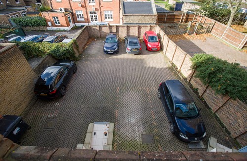 Windsor Apartment | King Edward Apartments 5 - Luxury spacious modern apartment 8 mins from Castle