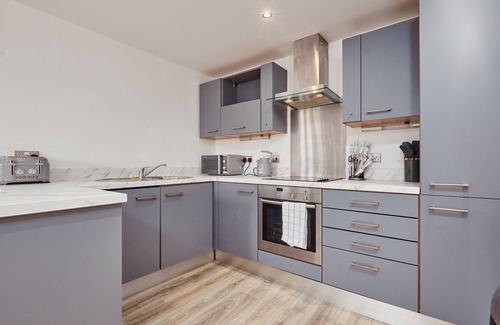 Leeds Apartment | King River Canal View Free Secure Parking