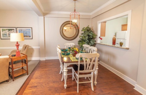 Lackey Condo | King's Creek Resort 2-bedroom plus Sunroom. Water Country. Busch Gardens.
