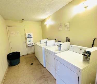 Kingsburg Hotel | King's Inn Motel