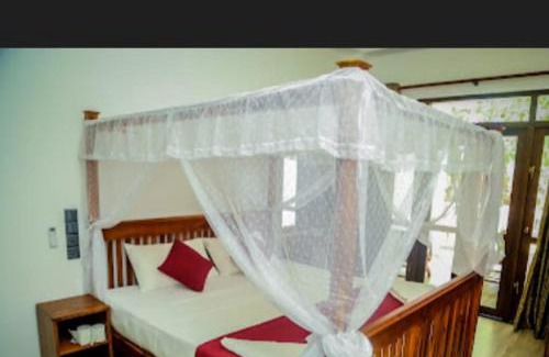 Matara Bed & Breakfast | King's Marine B&B Surf Hotel