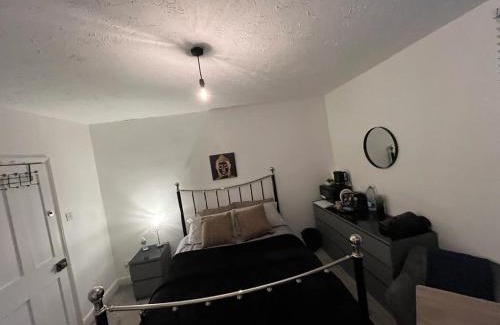 Ilkeston House | King Size Bed in a Double Bedroom