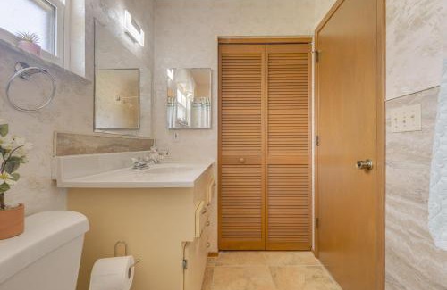 Clearwater House | King size bed, private bathroom, flat TV
