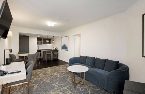 Spring Hill Hotel | King Sized Suite @ Higher Floors Beautiful View CBD Brisbane