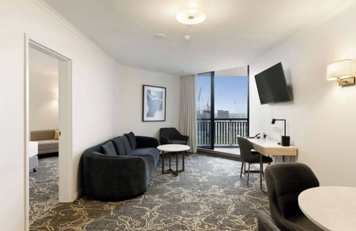 Spring Hill Hotel | King Sized Suite @ Higher Floors Beautiful View CBD Brisbane