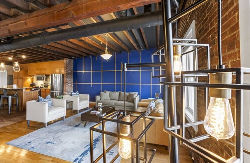 Shelby Park Apartment | KING Sleep8 4Bed 3BR 2BA Swepson Loft 301