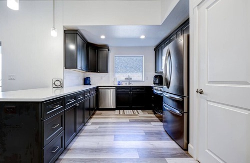 Tri-Cities House | King Suite, 3 Car Garage & Yard 4/2 - #5668-32