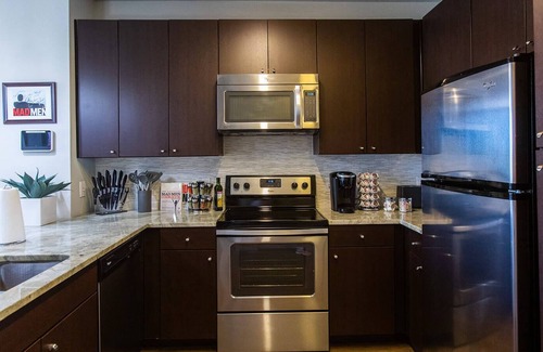 Knox - Henderson Apartment | King Suite|8 Min to D/T|Walk Everywhere