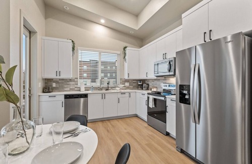 Old Town North Apartment | King Suite Bliss w Private Balcony & Pup Friendly