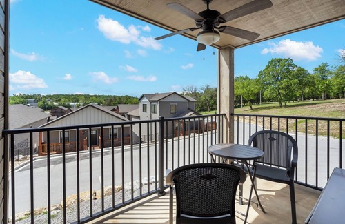 Indian Point Condo | King Suite for Two at Indian Point