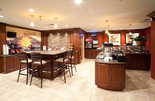 Great Falls Condo | King Suite. Free Breakfast. Indoor Pool & Hot Tub. Walk to the Missouri River.