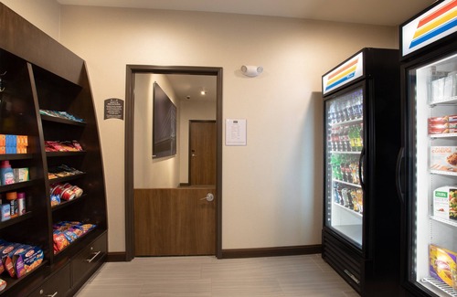 Rapid City Apartment | King Suite. Free Breakfast. Pool & Hot Tub. Great for Business Travelers!
