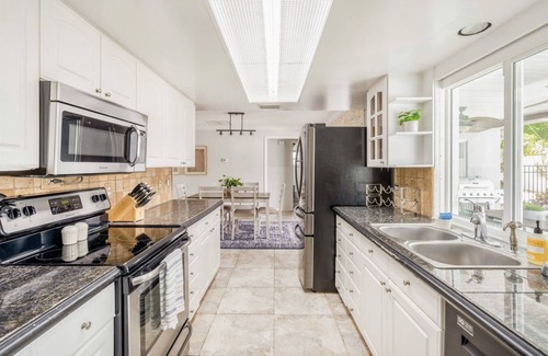Belair Bayou House | King Suite! Heated Pool! 5 miles to beach!