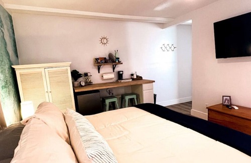 Lincolnville Hotel | King Suite in Boutique Hotel5,walk to downtown