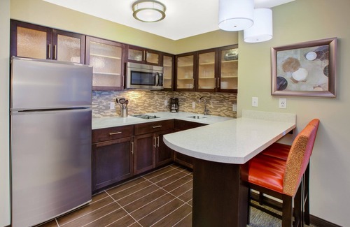 Benton Harbor Condo | King Suite | Indoor Pool + Fitness Center