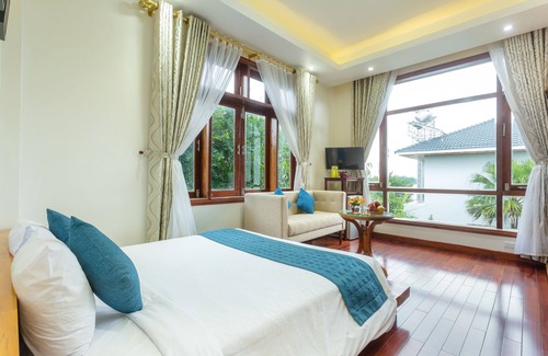 Thanh Ha Hotel | King Suite Pool View - Nature Retreat