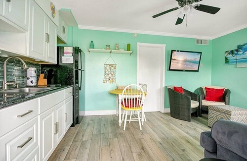 Bay Esplanade Condo | King Suite with bath