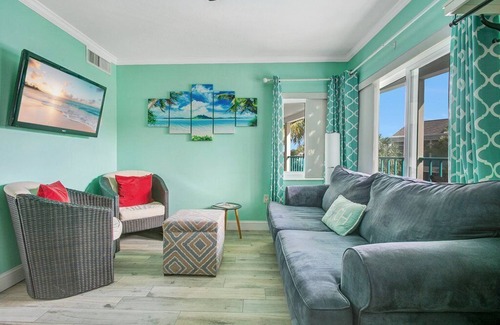 Bay Esplanade Condo | King Suite with bath