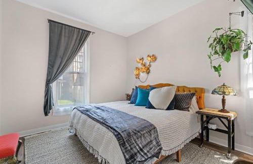 Fifth Ward House | King Sweet, 2bd, 1 bath, in Historic Walker's Point