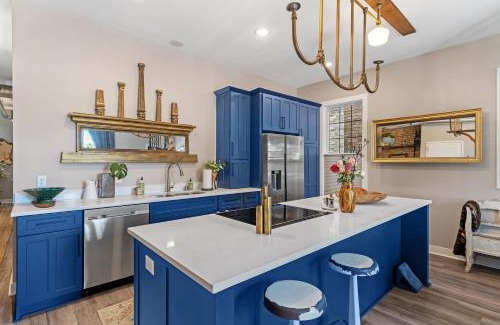 Fifth Ward House | King Sweet, 2bd, 1 bath, in Historic Walker's Point