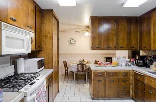Azusa Apartment | Kingbed suite at Azusa hills Unit B