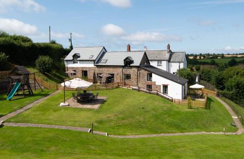 Littleham House | Kingfisher Cottage at Robin Hill 4