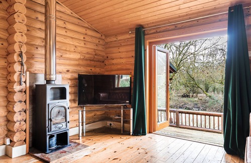 Bedford Cabin | Kingfisher Lodge and mooring on the River Ouse