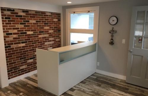 Dennis Hotel | Kingfisher Lodging