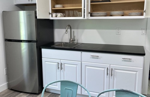 Dennis Hotel | Kingfisher Lodging