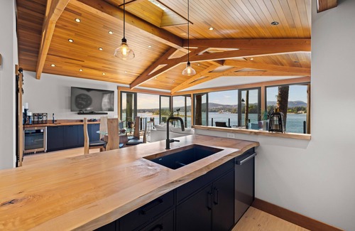 Juan de Fuca Electoral Area House | Kingfisher Manor